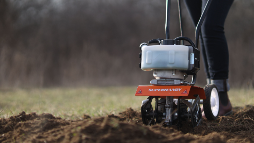 Great Circle machine with person in field.